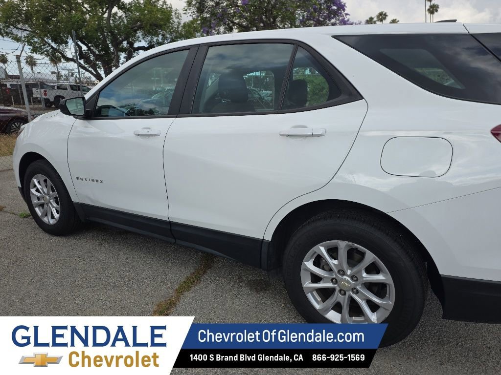 Used 2020 Chevrolet Equinox LS w/ LPO, Floor Liner Package FWD image 3