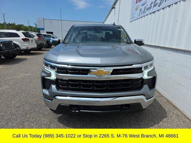 Used 2023 Chevrolet Silverado 1500 LT AWD/4WD image 2