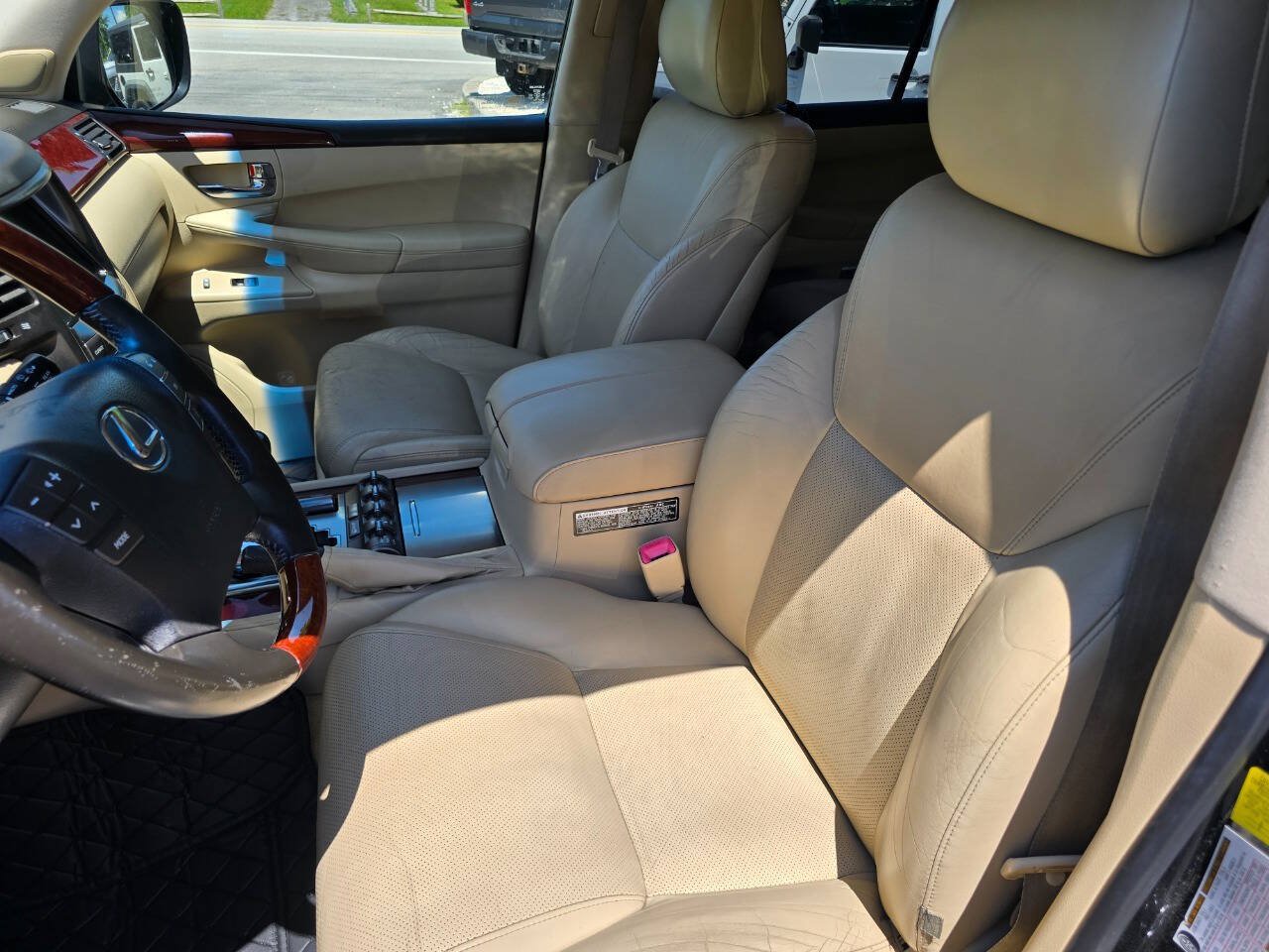 Used 2011 Lexus LX 570 4WD image 9