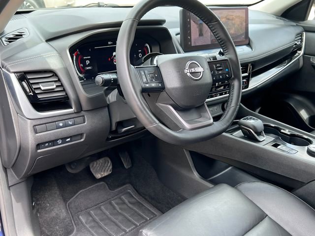 Used 2025 Nissan Rogue SL w/ Tech Package AWD/4WD image 17