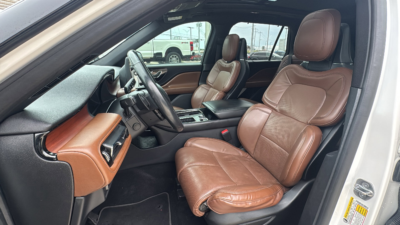 Used 2020 Lincoln Aviator Reserve w/ Equipment Group 201A RWD image 14
