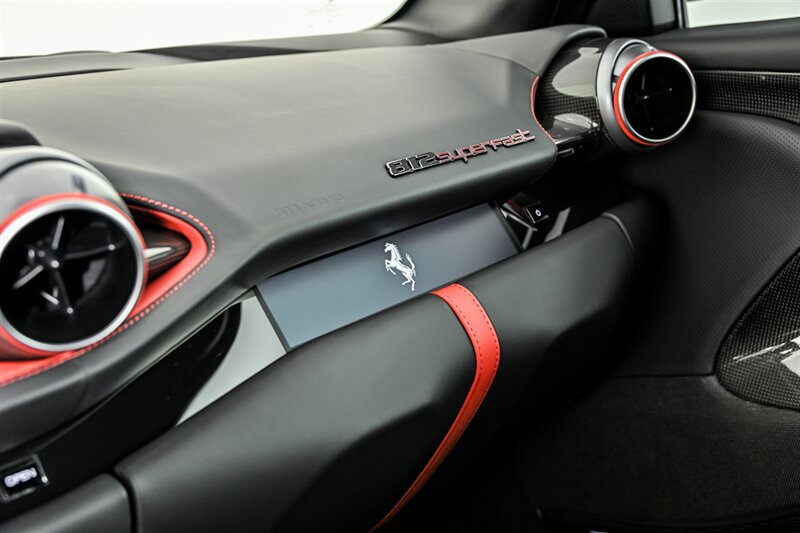Used 2020 Ferrari 812 Superfast RWD image 44