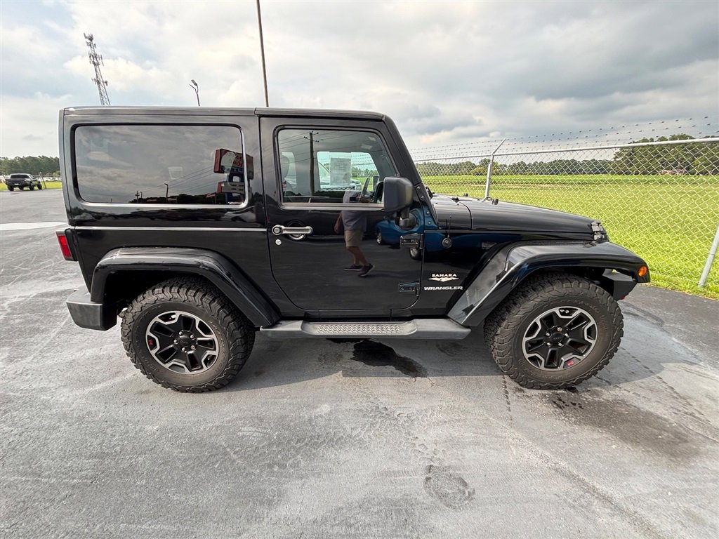 Used 2015 Jeep Wrangler Sahara w/ Connectivity Group image 8
