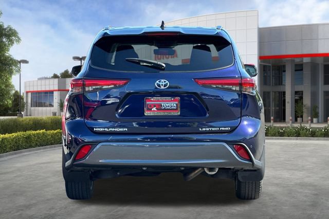 Used 2022 Toyota Highlander Limited AWD/4WD image 5