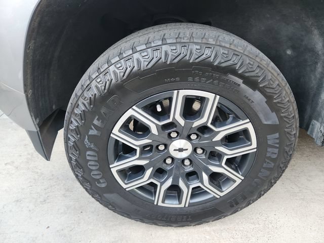 Used 2023 Chevrolet Colorado Z71 w/ Z71 Convenience Package 2 AWD/4WD image 9