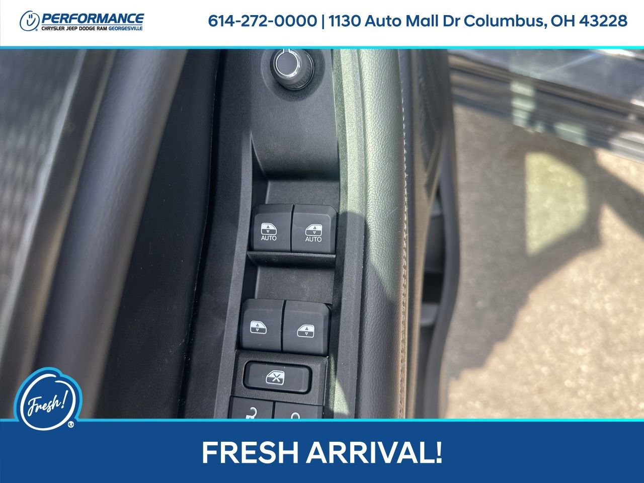 Used 2025 Jeep Grand Cherokee Laredo image 13