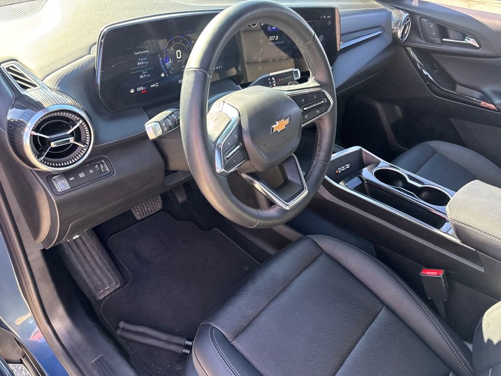 Used 2025 Chevrolet Equinox LT w/ Convenience Package II image 18
