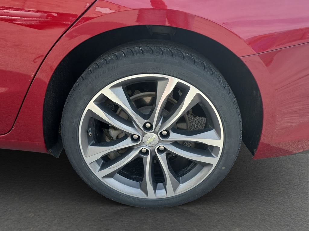 Used 2019 Chevrolet Malibu Premier w/ Sun and Wheel Package image 5
