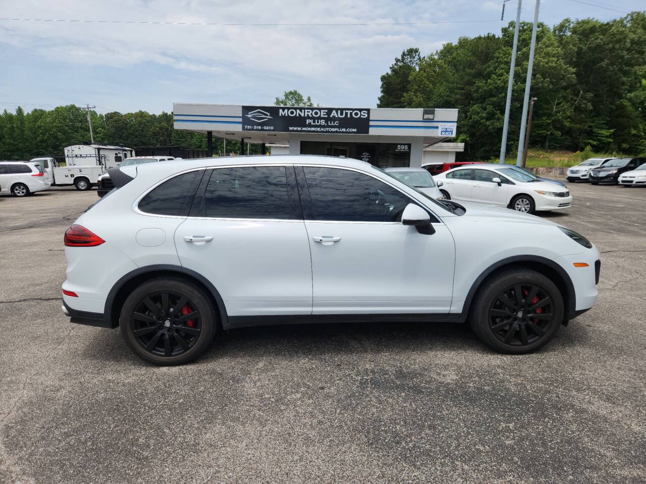 Used 2015 Porsche Cayenne Turbo AWD/4WD image 1