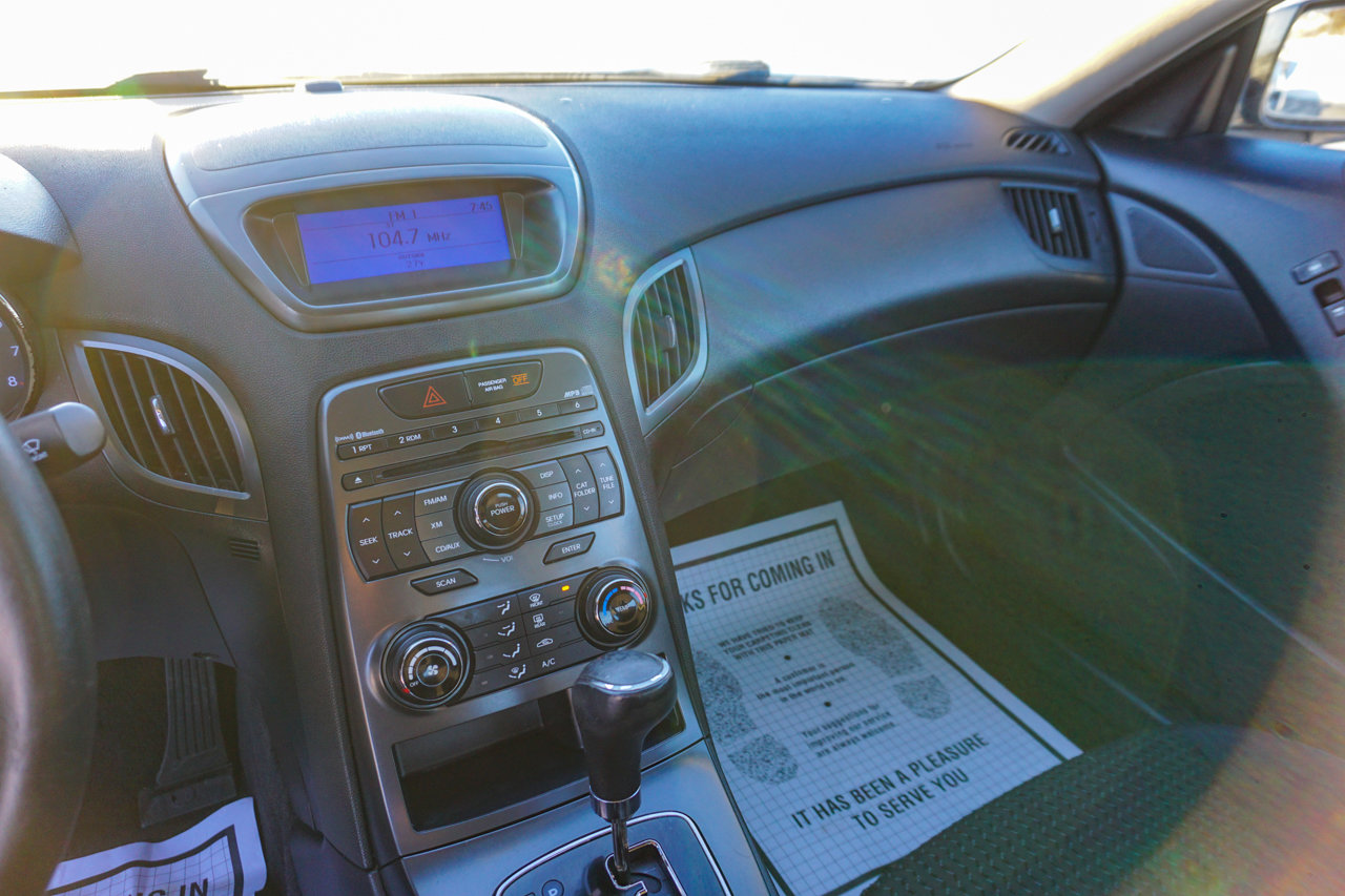 Used 2011 Hyundai Genesis 2.0T image 14