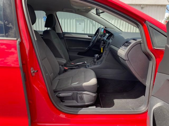 Used 2017 Volkswagen Golf S AWD/4WD image 10