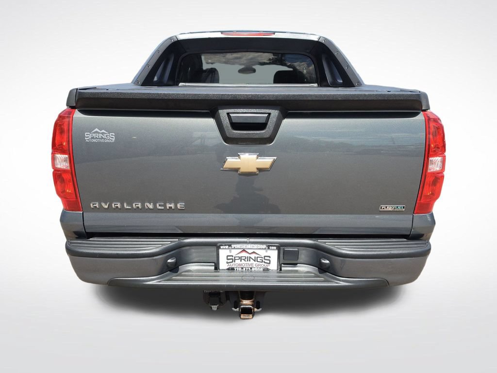 Used 2011 Chevrolet Avalanche LT AWD/4WD image 4