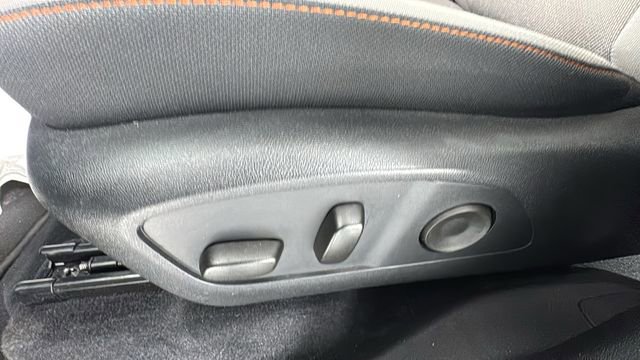 Used 2025 Chevrolet Traverse LT image 11