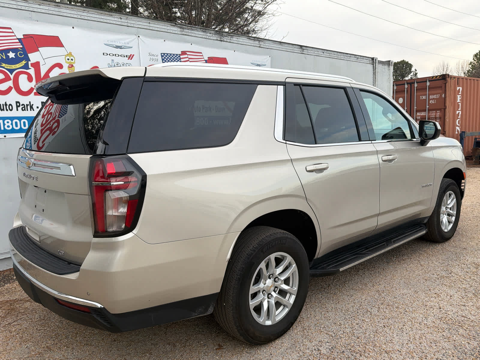 Used 2024 Chevrolet Tahoe LT AWD/4WD image 3