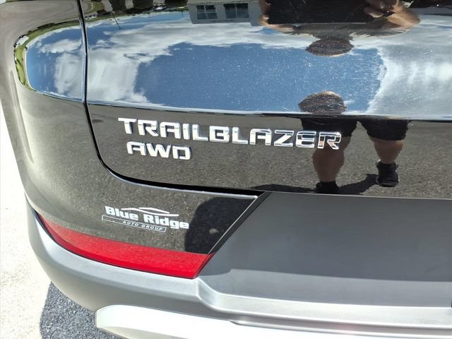 Used 2025 Chevrolet TrailBlazer LT AWD/4WD image 6
