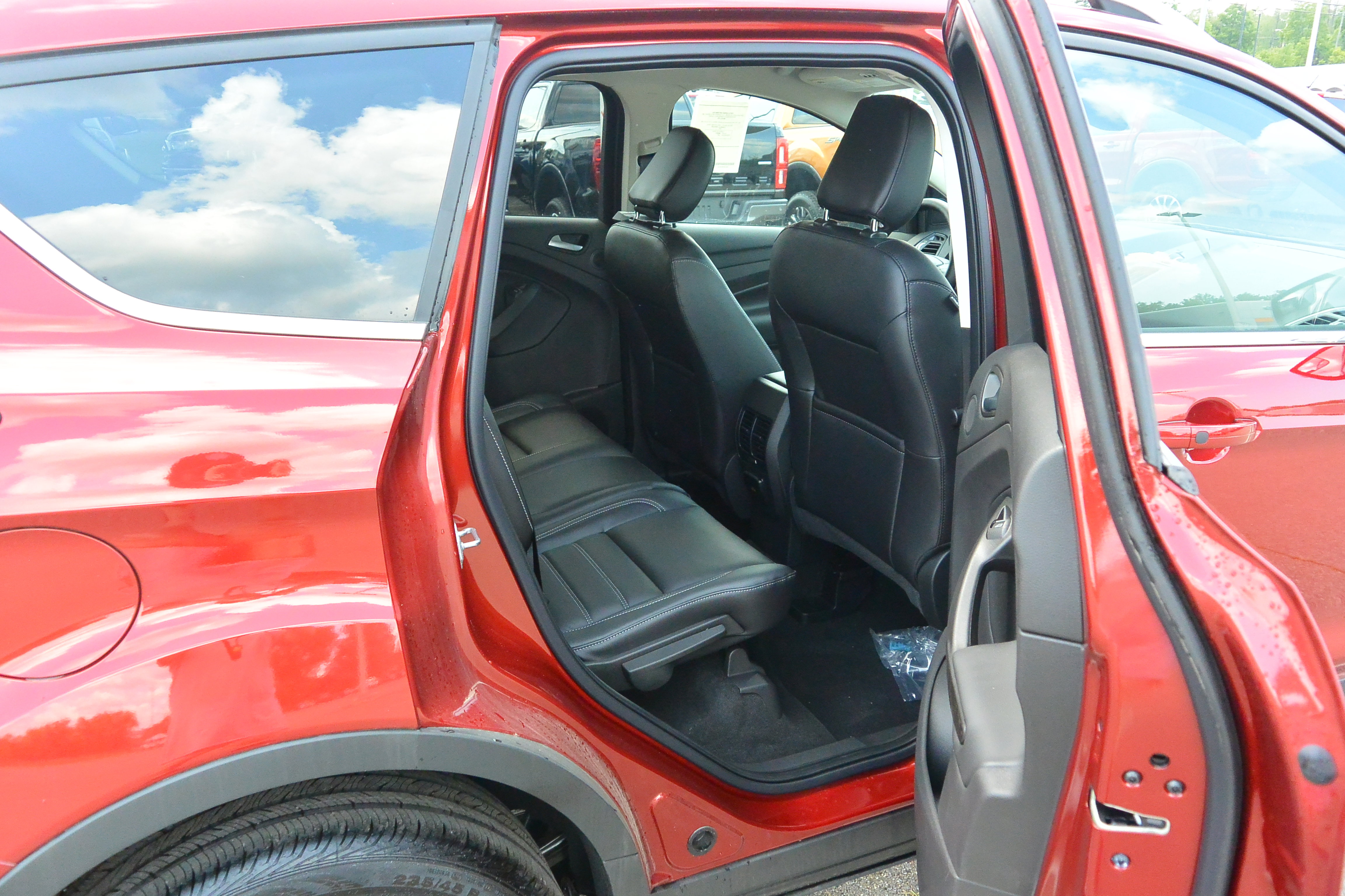 Used 2019 Ford Escape Titanium image 16