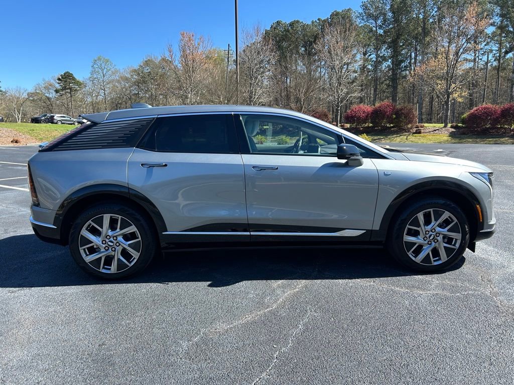 Used 2025 Cadillac Optiq Luxury 1 AWD/4WD image 24