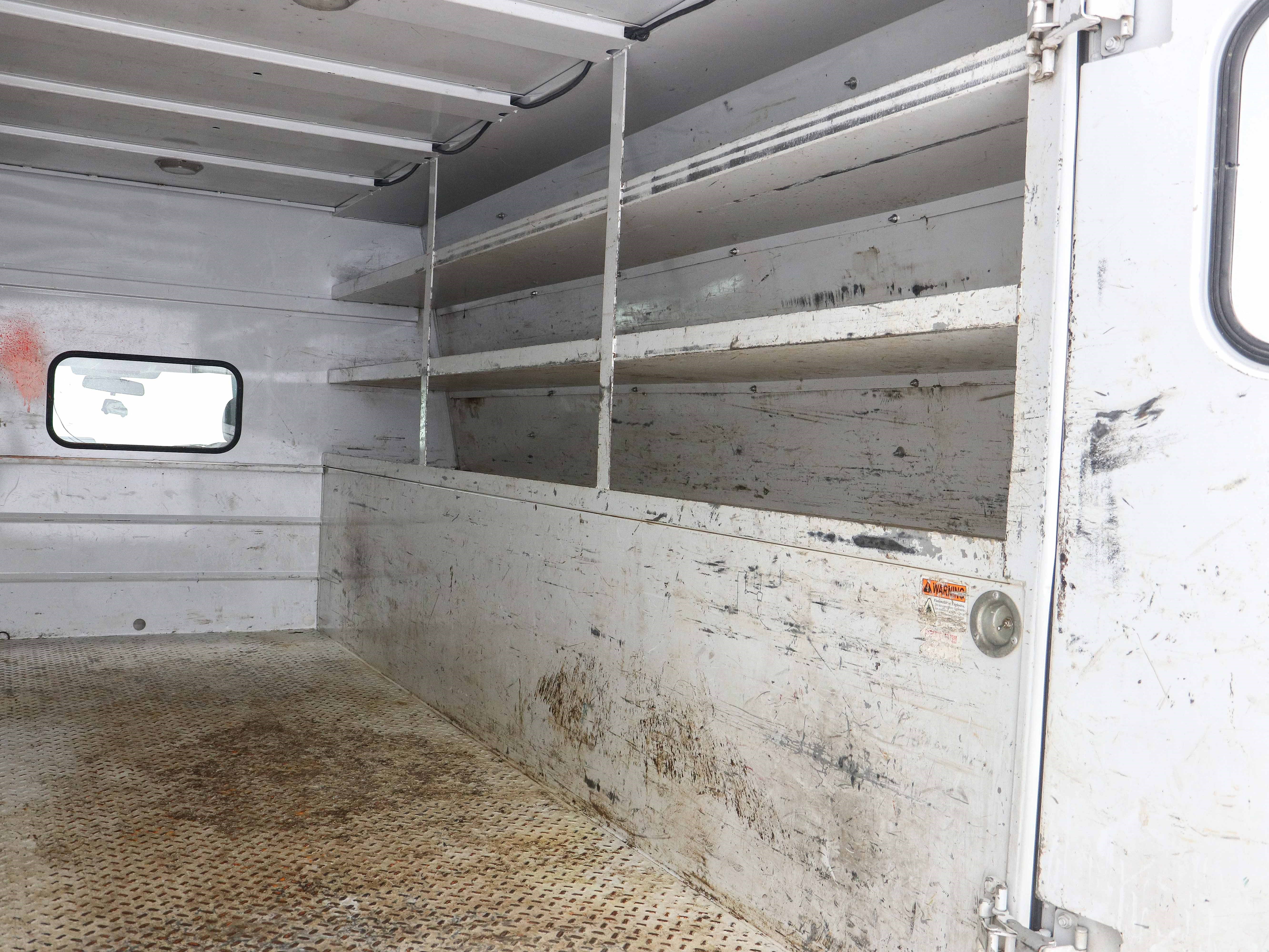 Used 2017 Ford F550 2WD Regular Cab Super Duty image 11