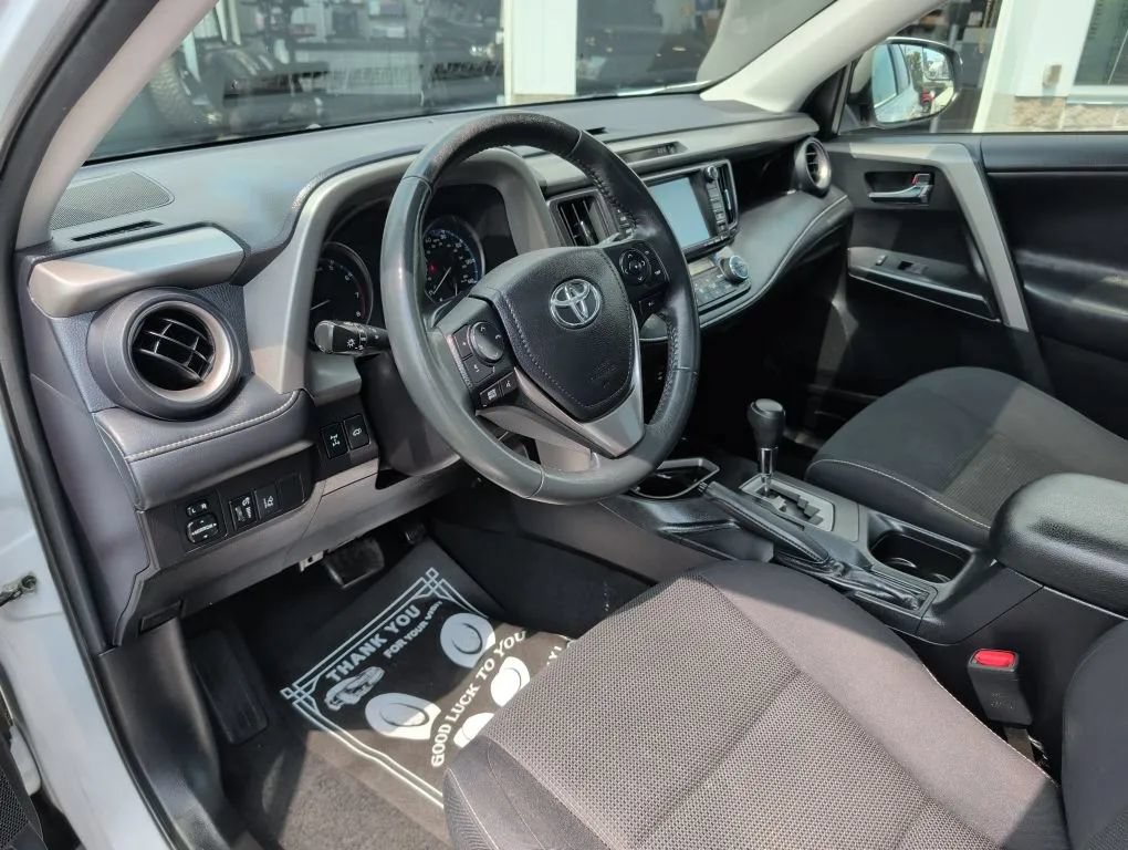 Used 2017 Toyota RAV4 XLE w/ Carpet Mat Package AWD/4WD image 21
