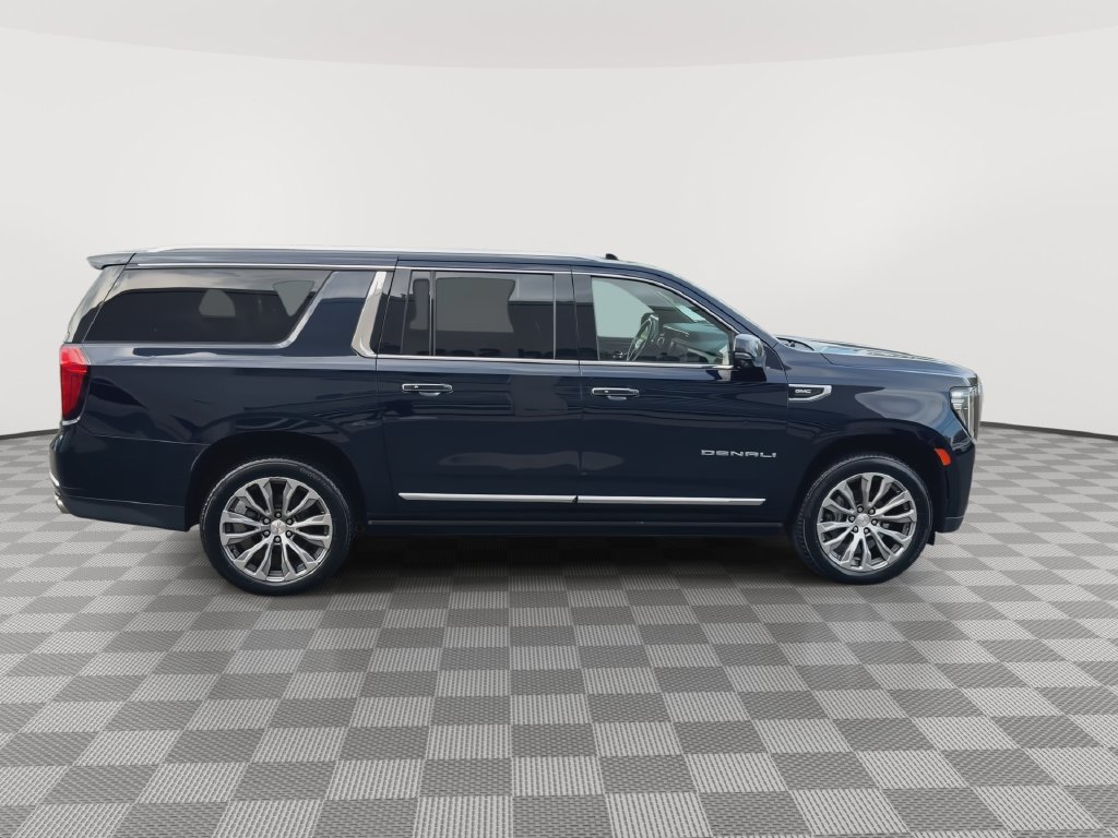 Used 2021 GMC Yukon XL Denali w/ Denali Premium Package AWD/4WD image 2