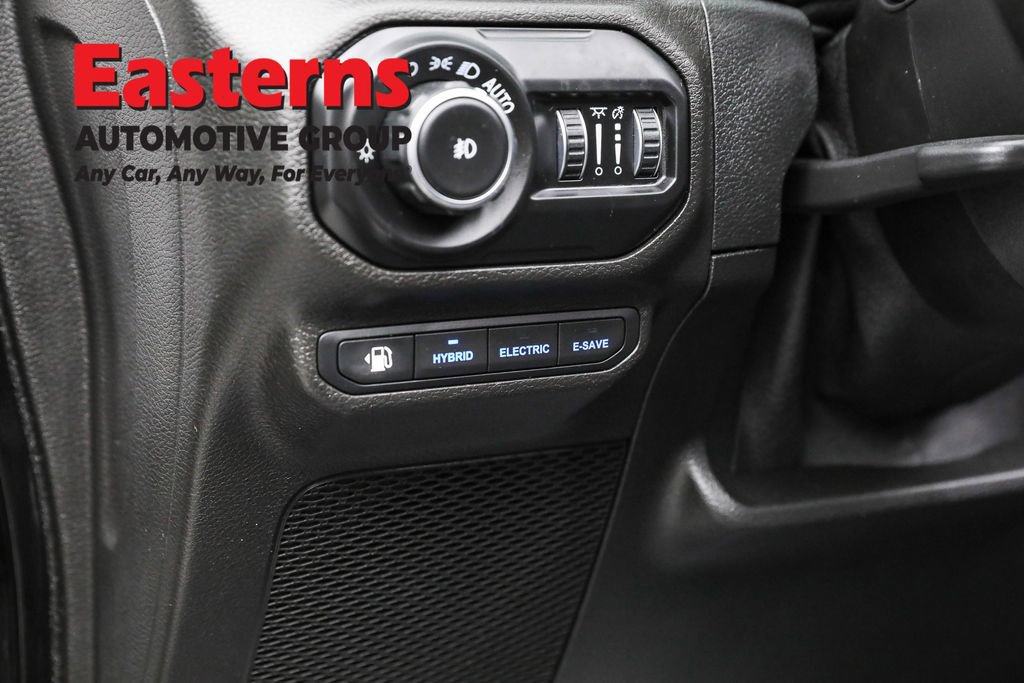 Used 2021 Jeep Wrangler Unlimited Sahara w/ Cold Weather Group AWD/4WD image 23