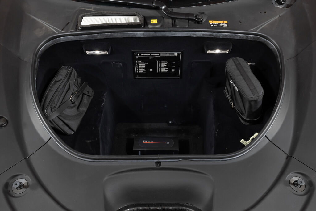 Used 2022 Ferrari F8 Tributo image 23