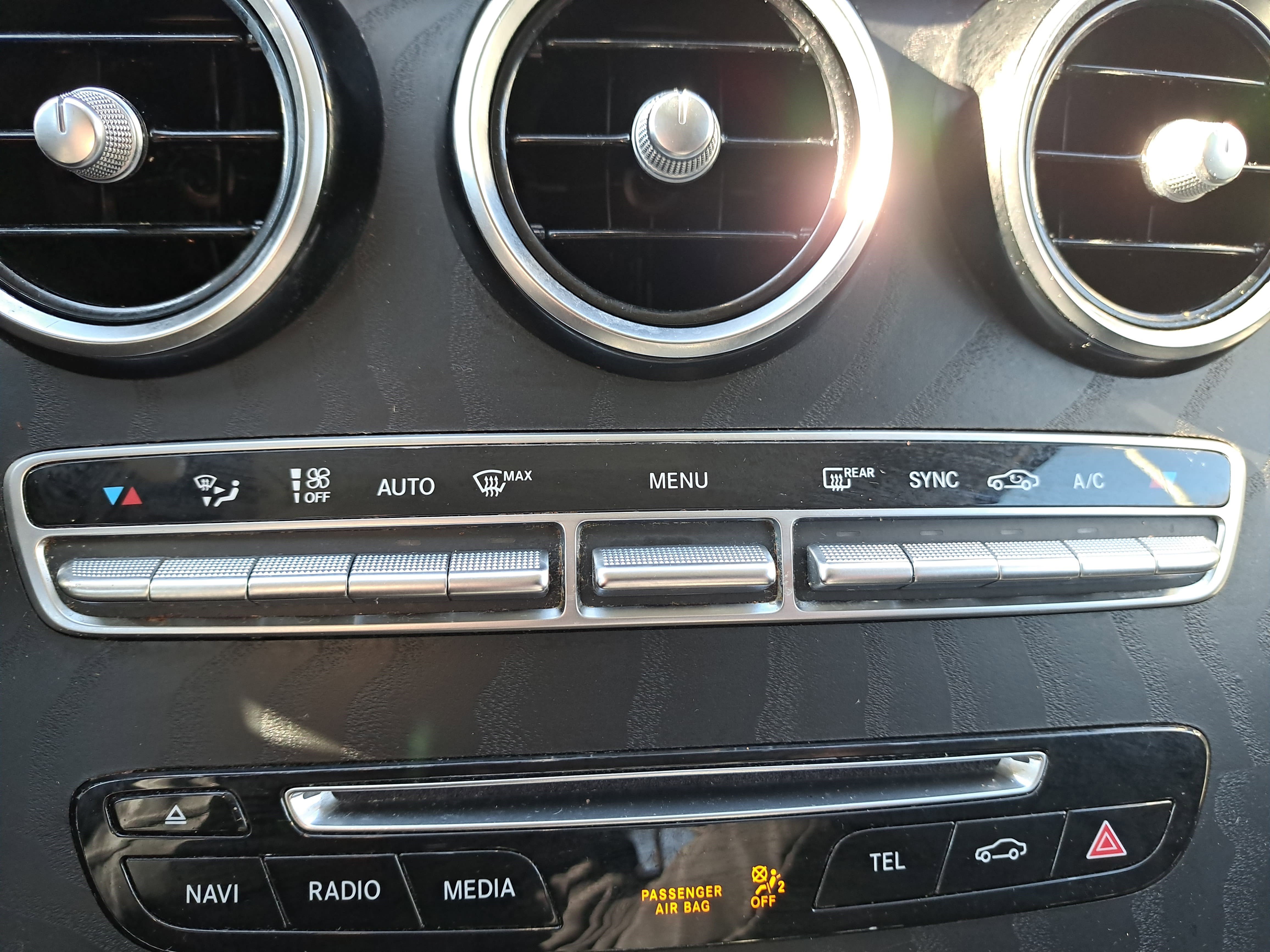 Used 2019 Mercedes-Benz GLC 300 image 22