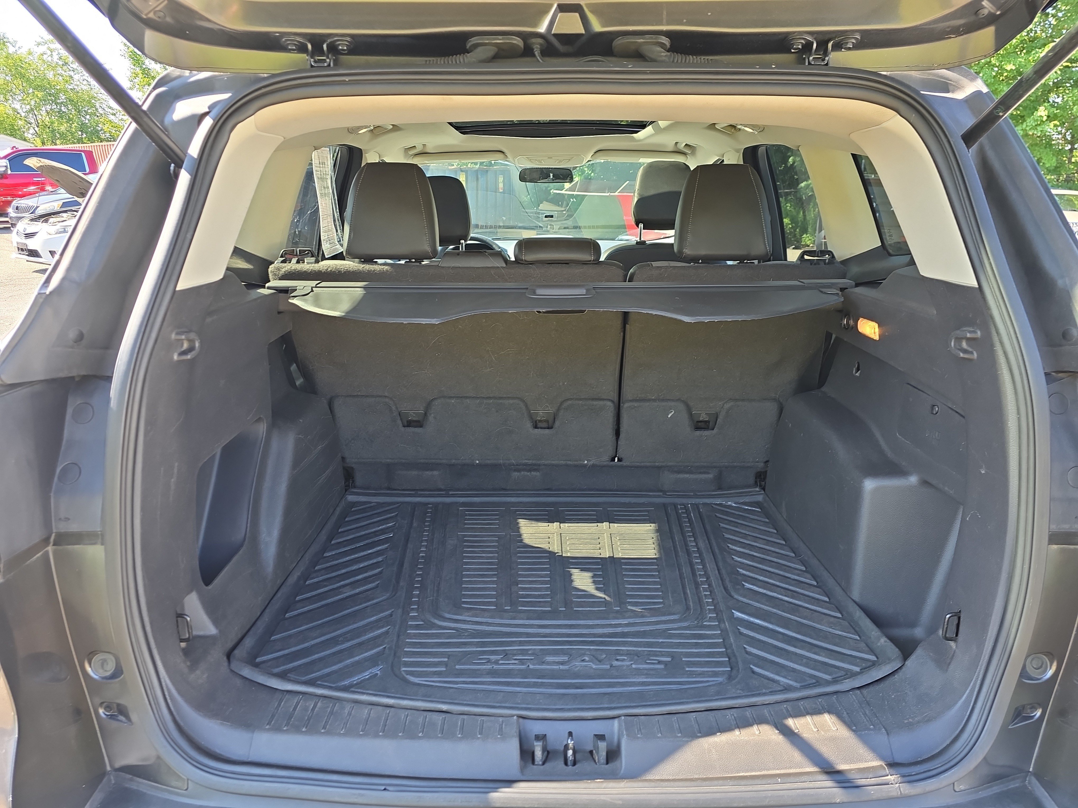 Used 2018 Ford Escape SE w/ SE Sport Appearance Package AWD/4WD video 5