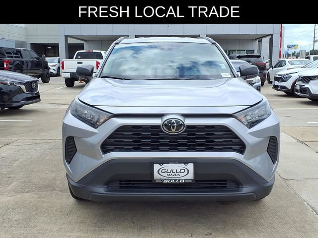 Used 2021 Toyota RAV4 LE FWD image 3
