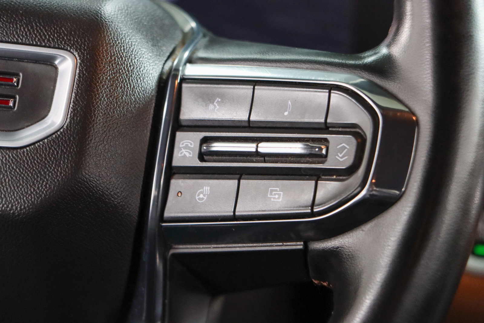 Used 2023 GMC Canyon AT4 w/ AT4 Premium Package image 15