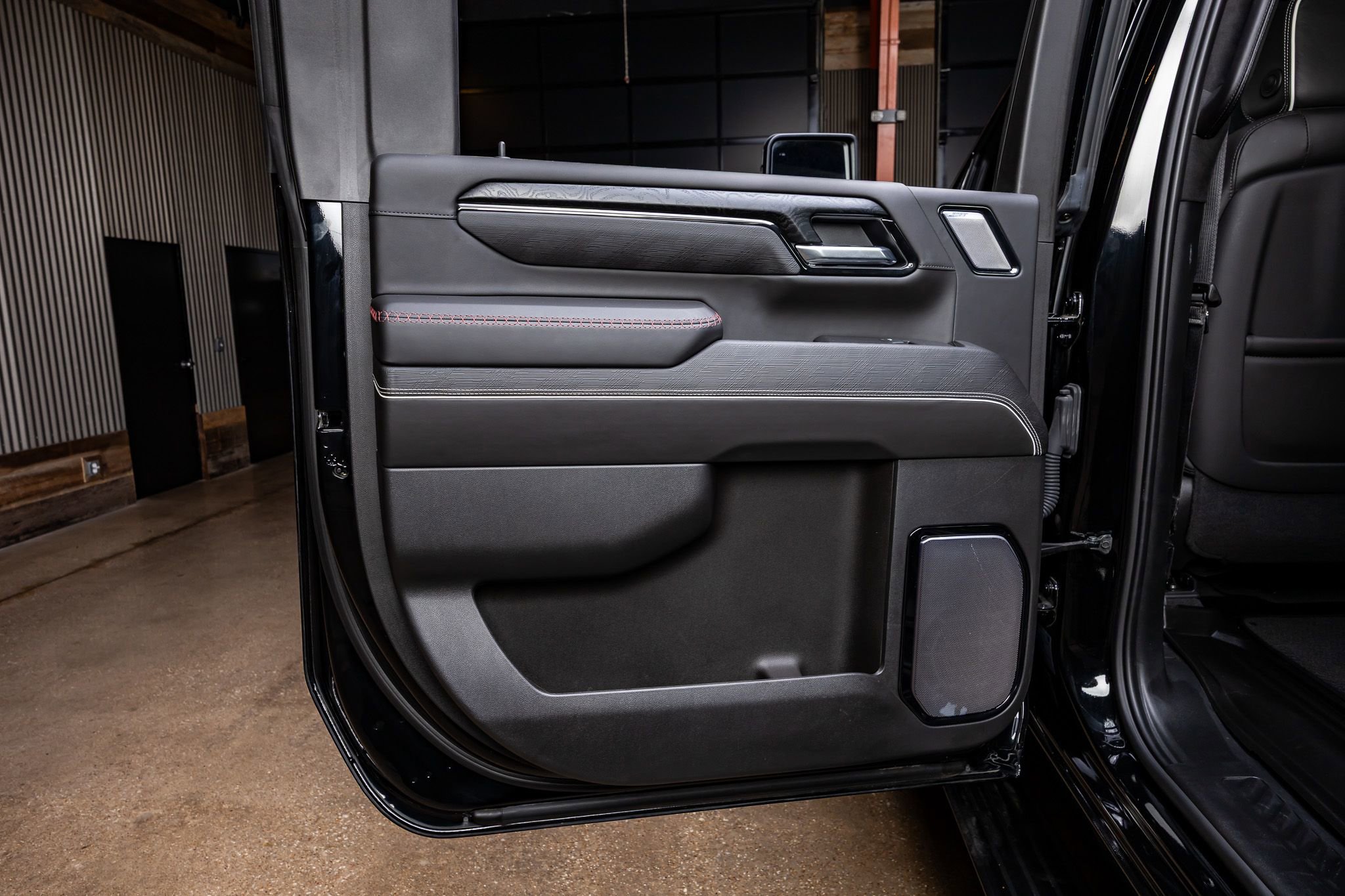 Used 2025 GMC Sierra 2500 AT4X image 38