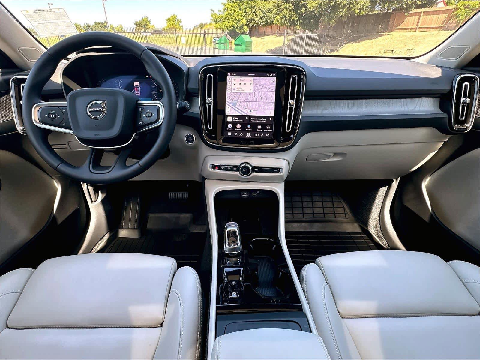 Used 2026 Volvo XC40 B5 Plus w/ Protection Package Premier AWD/4WD image 18