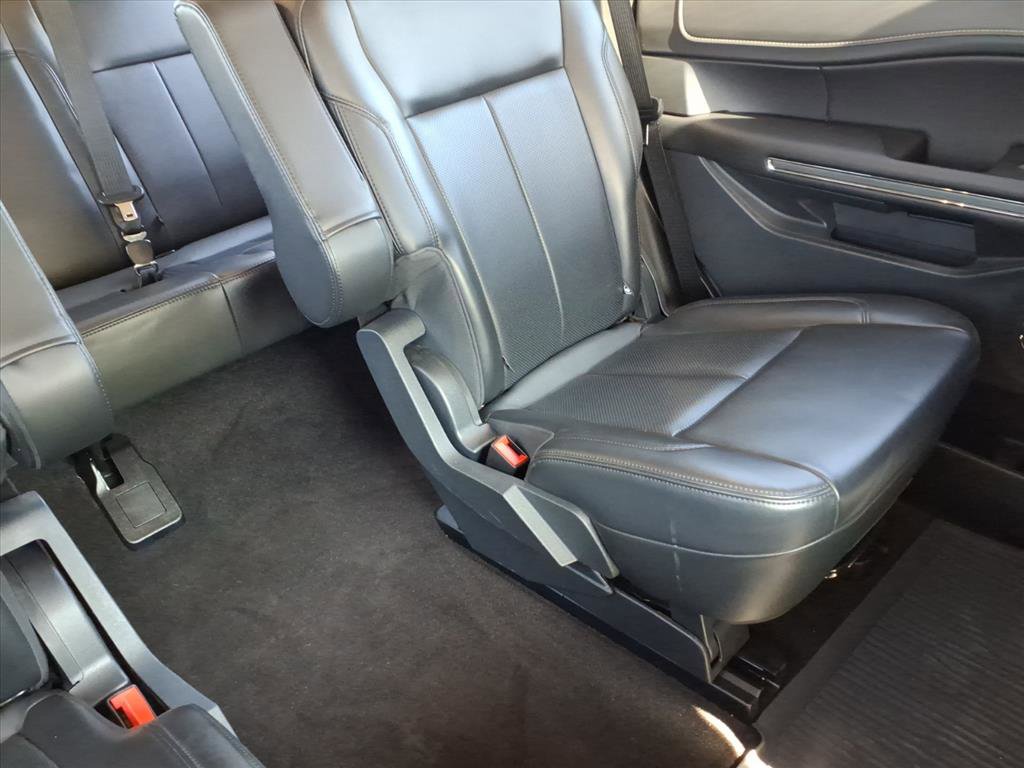 Used 2023 Ford Expedition XLT image 24