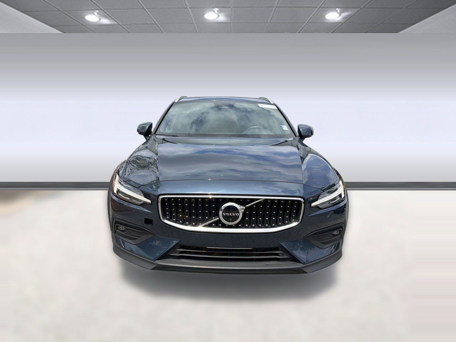 Used 2025 Volvo V60 B5 Cross Country Plus AWD/4WD image 6