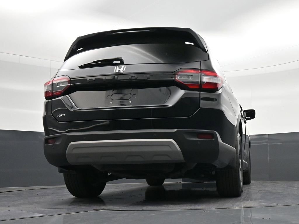 Used 2025 Honda Pilot EX-L image 32