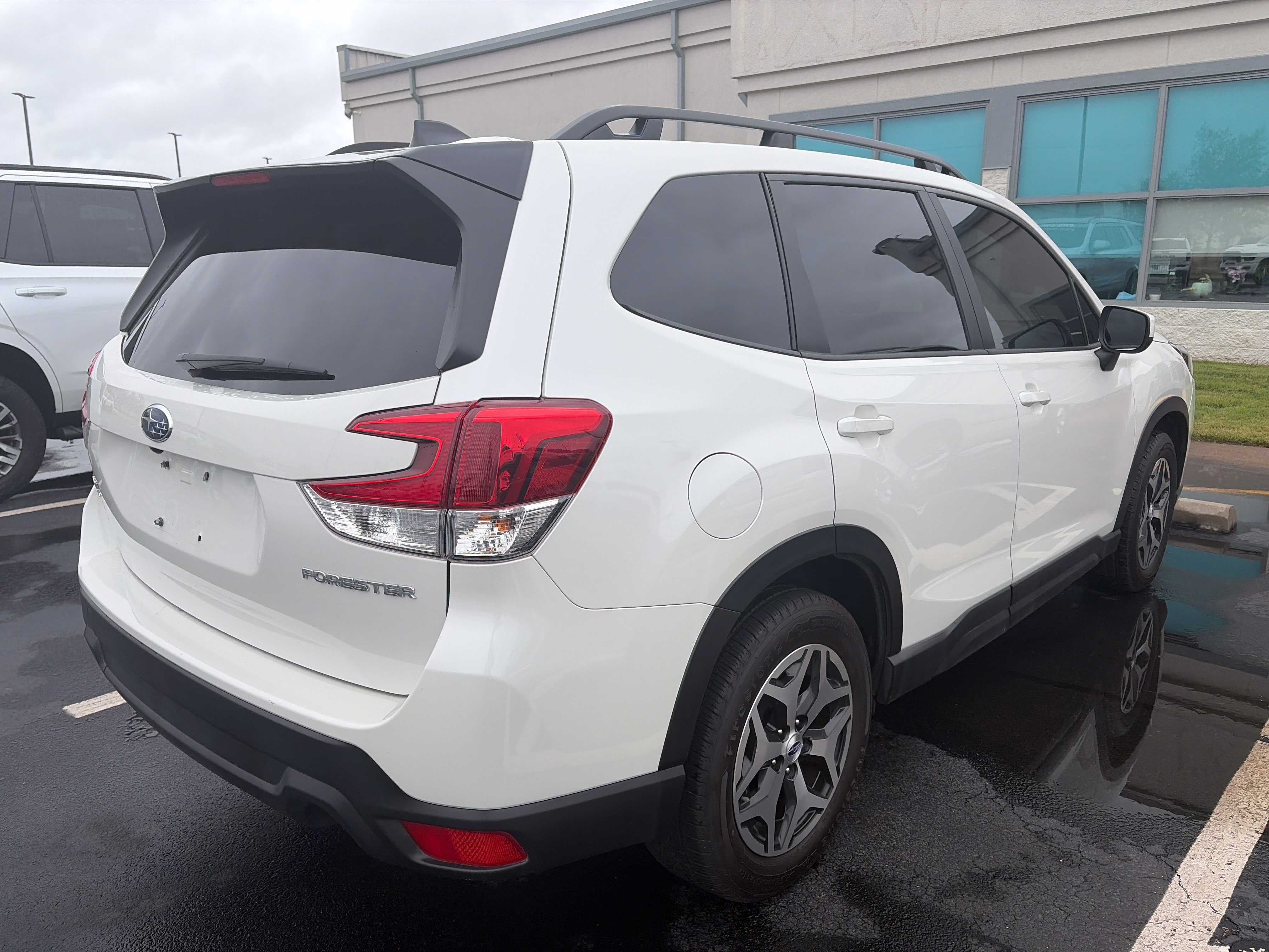 Used 2024 Subaru Forester Premium AWD/4WD image 6