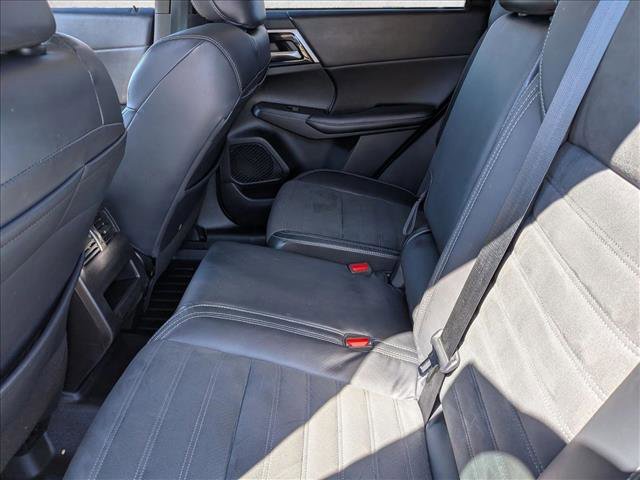 Used 2022 Mitsubishi Outlander SE image 17