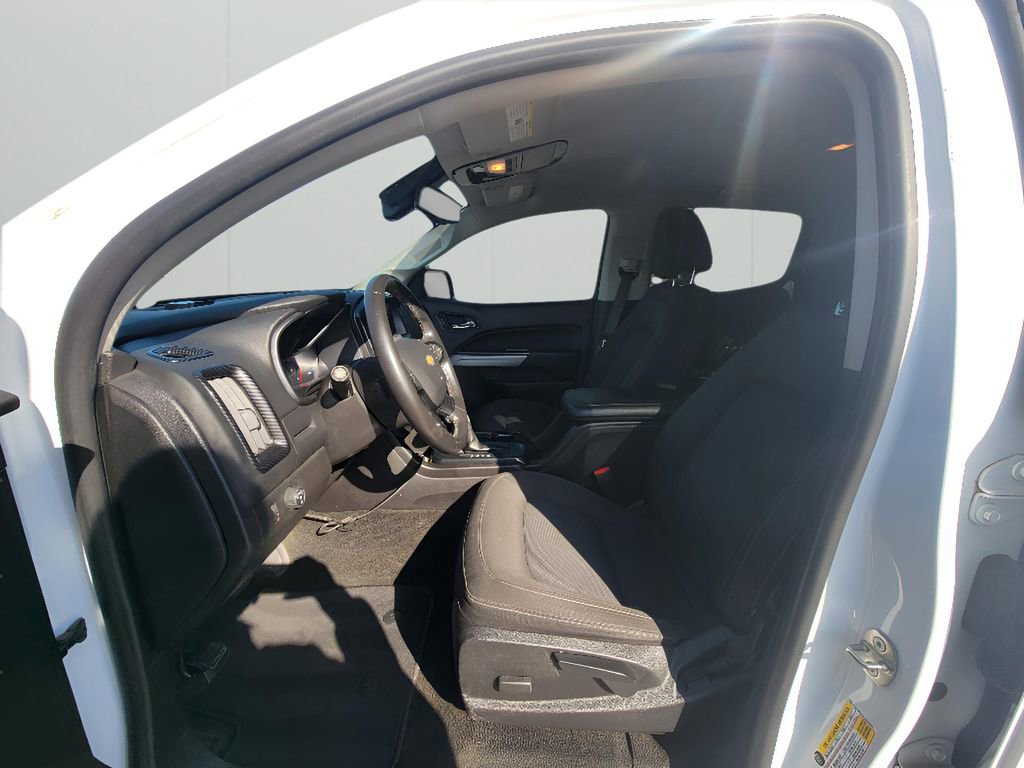 Used 2018 Chevrolet Colorado LT w/ LT Convenience Package RWD image 11