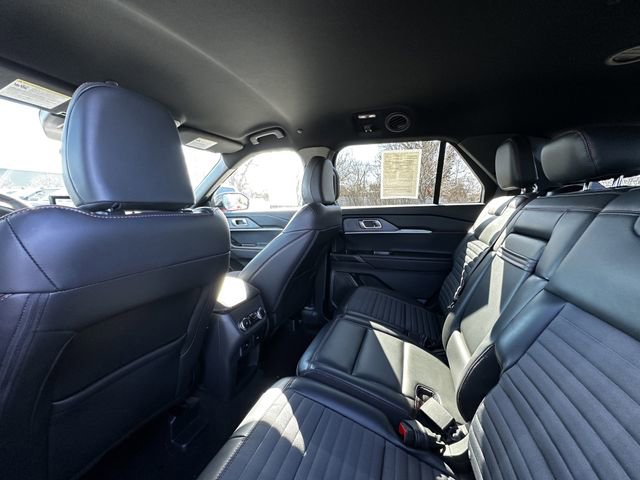 Certified 2025 Ford Explorer ST-Line w/ ST-Line Street Pack image 18