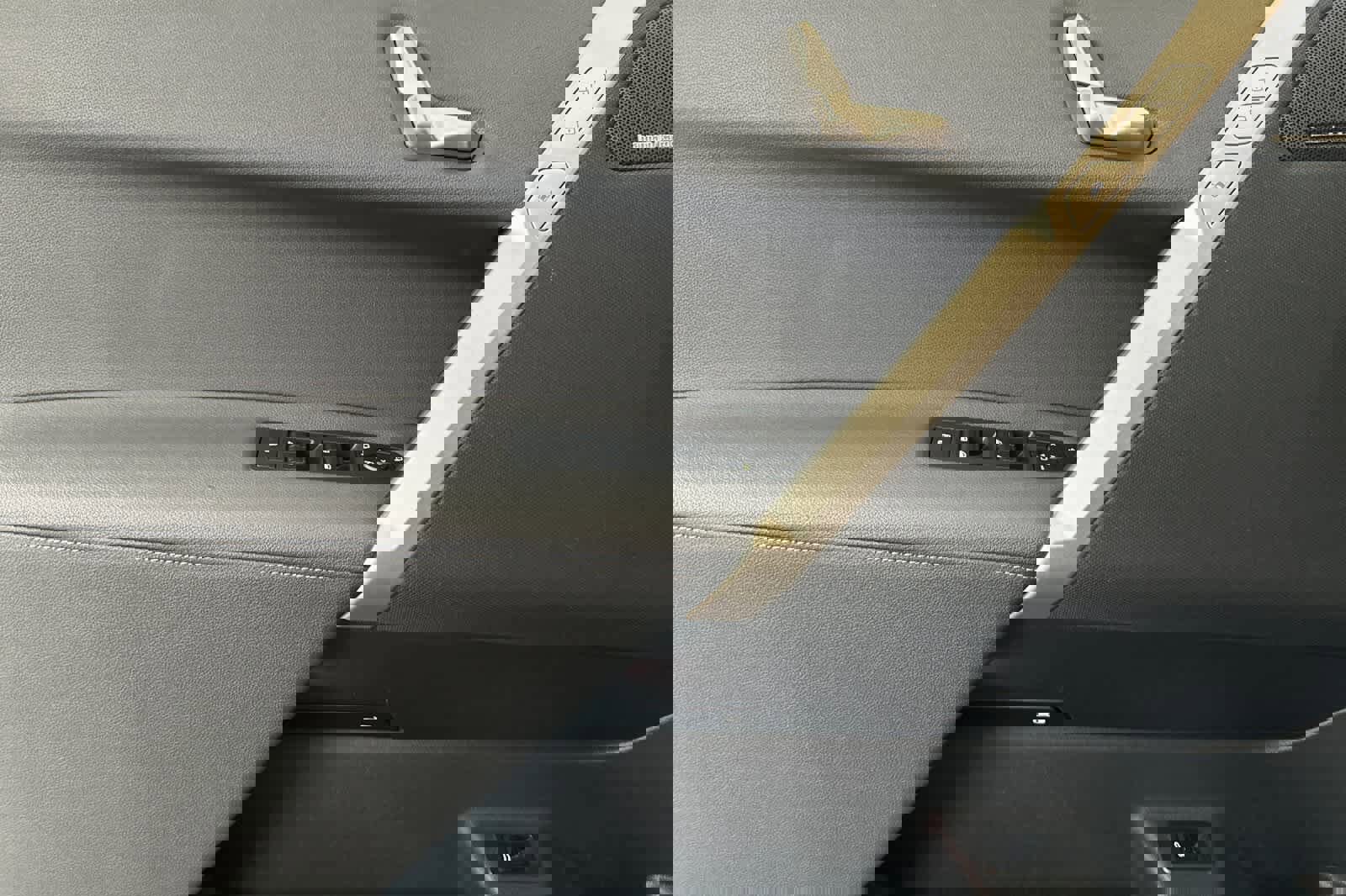 Used 2024 BMW iX xDrive50 w/ Sport Package image 12