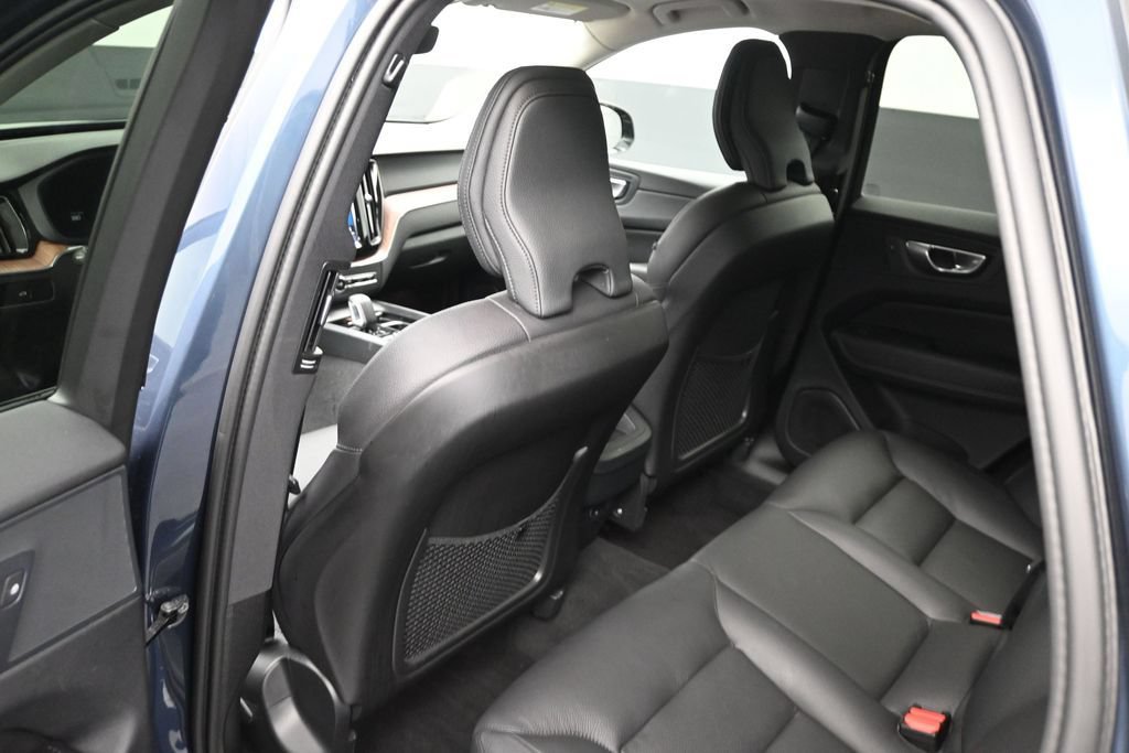 Used 2024 Volvo XC60 B5 Plus w/ Protection Package Premier AWD/4WD image 14