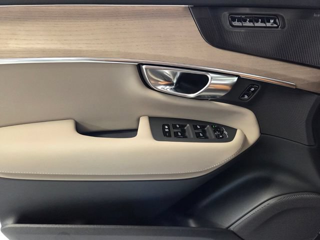 New 2026 Volvo XC90 T8 Plus w/ Protection Package Premier AWD/4WD image 21
