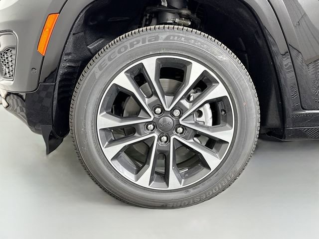 New 2025 Jeep Grand Cherokee L Overland w/ Luxury Tech Group IV image 32