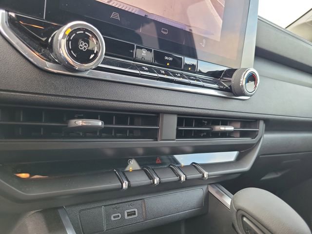 Used 2024 Chevrolet Colorado Trail Boss w/ Advanced Trailering Package image 21