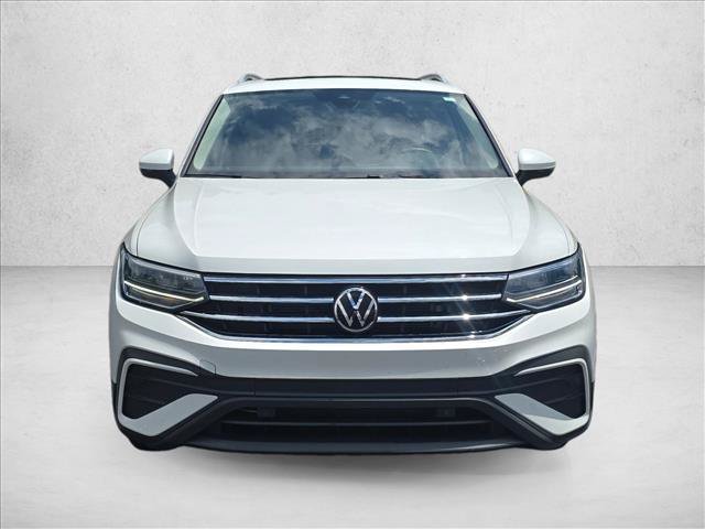 Certified 2023 Volkswagen Tiguan SE w/ Panoramic Sunroof Package FWD image 2