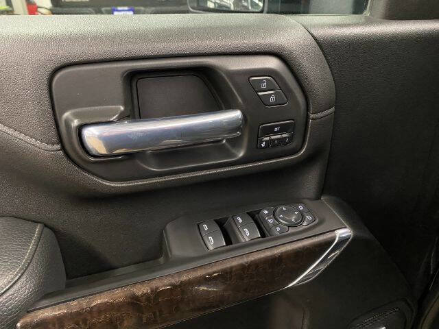 Used 2021 GMC Sierra 3500 Denali w/ Denali Black Diamond Edition image 11
