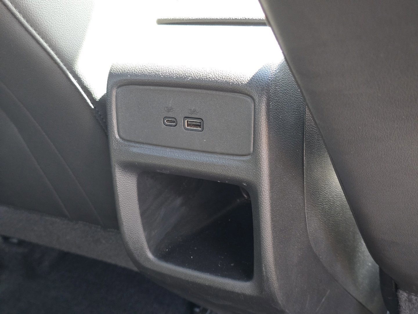 Used 2024 Chevrolet Trax RS w/ Sunroof Package FWD image 25