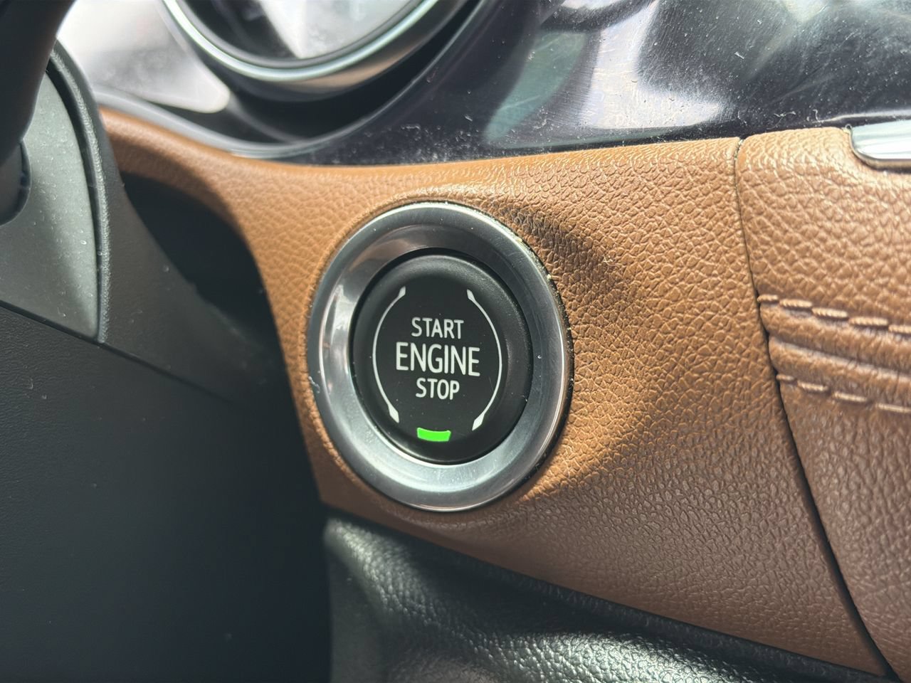Used 2020 Buick Encore GX Essence FWD image 30