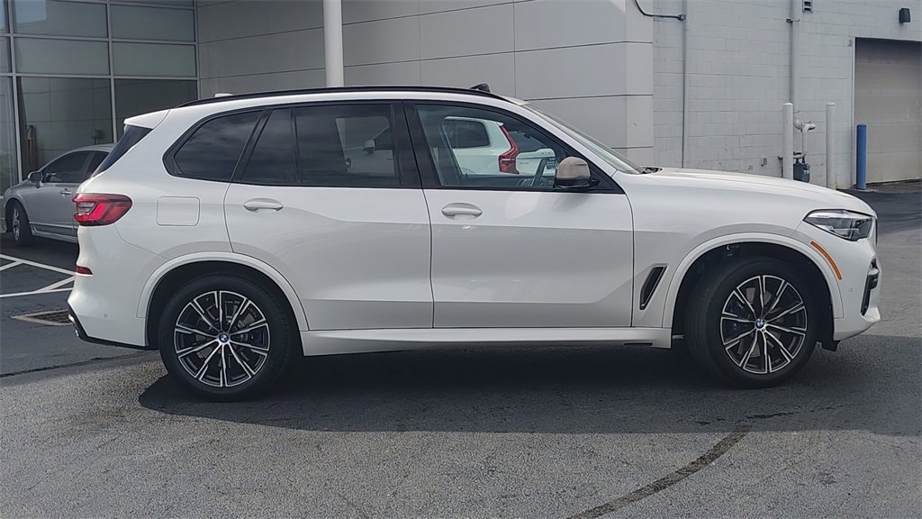 Used 2021 BMW X5 M50i image 2