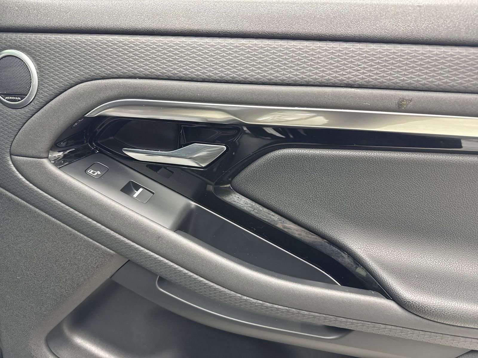 Used 2022 Land Rover Range Rover Evoque R-Dynamic S AWD/4WD image 39